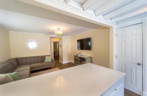 Greenwood Casa | Stylish 2BR n Old Town Greenwood