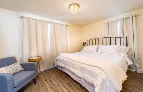 Greenwood Casa | Stylish 2BR n Old Town Greenwood