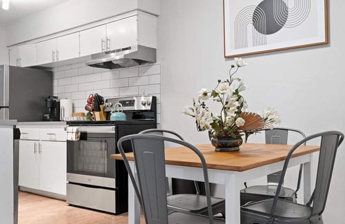 St. Johns Apartamento | Stylish 2BR Near UT Highland Evonify