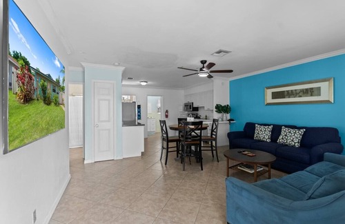 Downtown Fort Lauderdale Casa | Stylish 2BR Retreat Near Beach and Las Olas -CS51