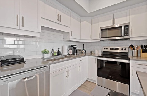 Fonthill Apartamento | Stylish 2BR Suite on High Floor and Situated Close To Falls