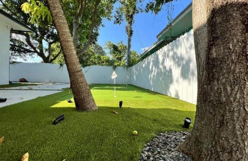 Buena Vista Apartamento | Stylish 3/2 centrally located!