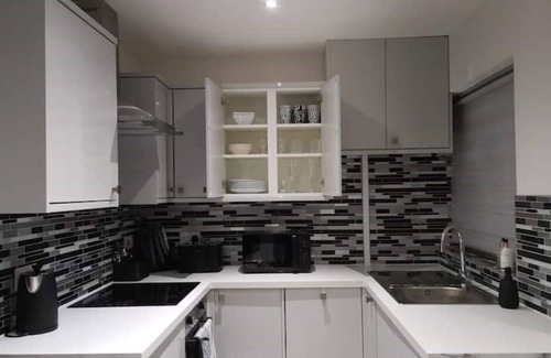 Swindon Apartamento | Stylish 3 Bed, 2 bathrooms, sleeps 5, Pet-Friendly
