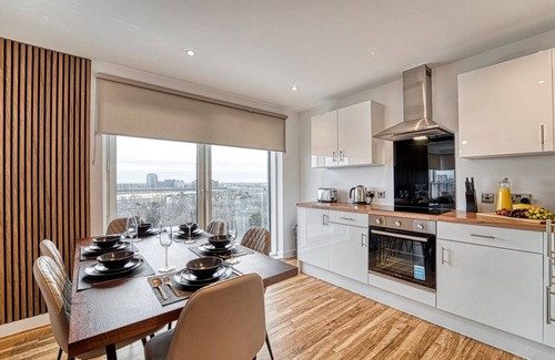 Trafford Apartamento | Stylish 3-Bed Apt | By Old Trafford & Salford Quays