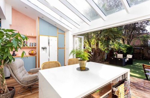 Dudden Hill Casa | Stylish 3-Bed Home with Garden in Dollis Hill
