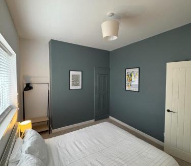 Portsmouth Apartamento | Stylish 3 Bed House in Fratton with Garden & Parking, Sleeps 6