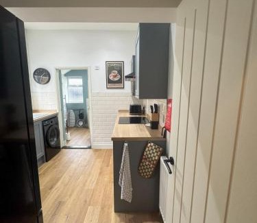 Portsmouth Apartamento | Stylish 3 Bed House in Fratton with Garden & Parking, Sleeps 6