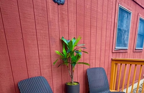 Tobyhanna Cabina | Stylish 3 Bed Mtn Retreat with HOT TUB, KING SIZE BED & Resort Style Amenities.