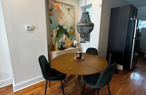 South Philadelphia Casa | Hermosa, luminosa y espaciosa casa con estacionamiento en la calle GRATIS