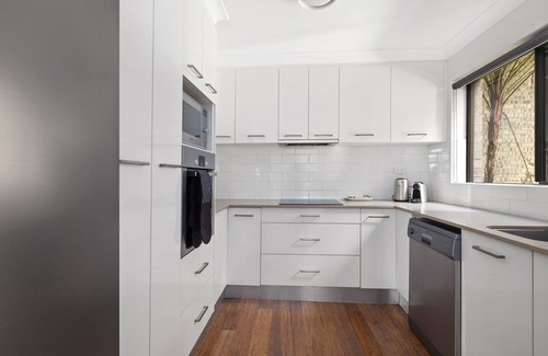 Newport Apartamento | Stylish 3-Bed Newport Stay with Balcony