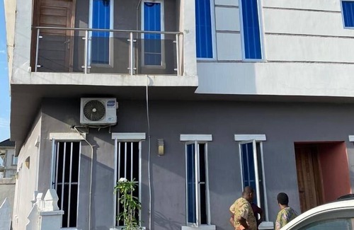 Ofin Casa | Stylish 3 Bed Terrace Duplex Lekki Ac Wifi