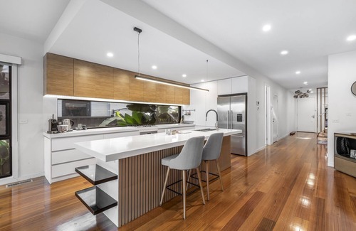 Thornbury Casa | Stylish 3-Bed Thornbury Stay with Outdoor Lounge