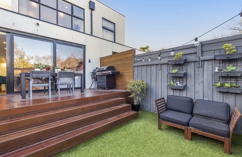 Thornbury Casa | Stylish 3-Bed Thornbury Stay with Outdoor Lounge