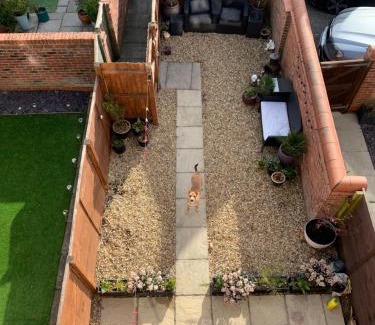 Bury St Edmunds Casa | Stylish 3 bedroom townhouse for 5 guests, set in the medieval grid with off street parking