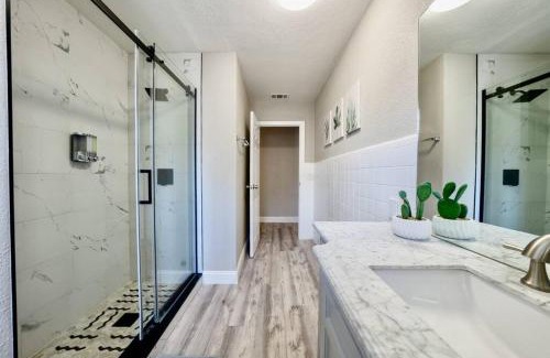 Ybor City Casa | Stylish 3 Bedroom 2 Bathroom Home in Tampa