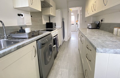 Doncaster Casa | Stylish, 3-bedroom home, with parking on premises