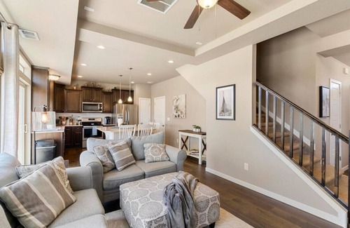 Fountain Casa | Stylish 3 Bedroom Home with Rooftop Deck