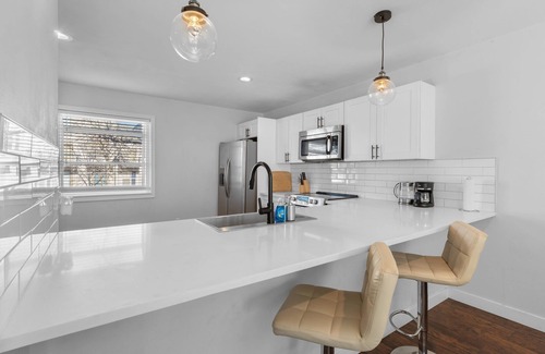 Heather Ridge Casa | Stylish 3-Bedroom Home with Golf Course Backyard