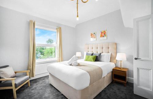 Birmingham Casa | Stylish 3 Bedroom House - 6 Guests - Garden - Parking - Netflix - Wifi - 17M