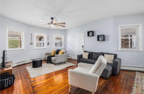 Elmhurst Casa | Stylish 3 bedroom near Downtown Providence & Providence College