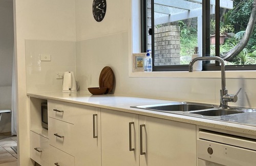Avoca Beach Casa | Stylish 3 Bedroom Townhouse 400 Mtrs to Beach