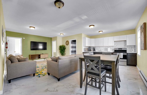 South Side Apartamento | Stylish 3-bedroom 3rd fl Apt in Mount Vernon, NY