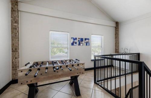 Cloverleaf Casa | Stylish 3 Bedroom With Tons of Games and 85 Inch TV