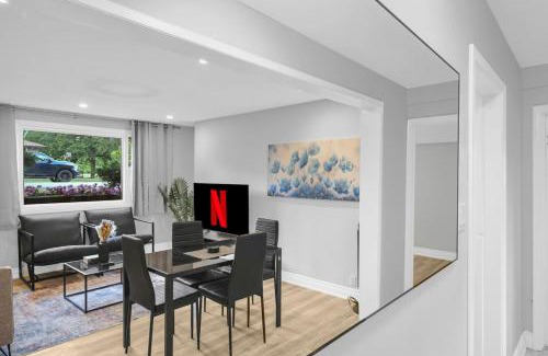 Whitby Apartamento | Stylish 3 BR Apt with Free Parking, Wifi and Patio
