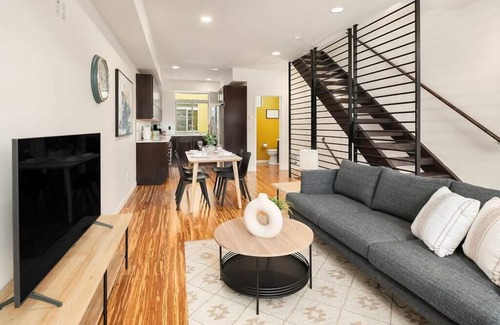 Minor Casa | Stylish 3 BR Capitol Hill Home With 96 Walk Score!