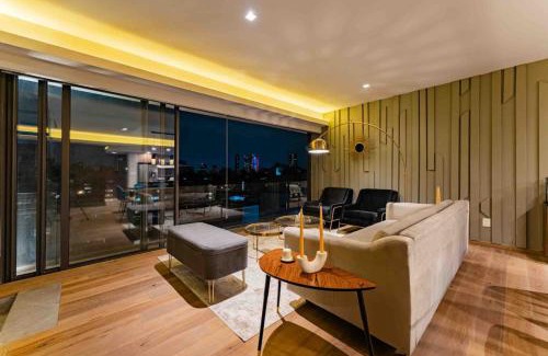 Polanco Casa | Stylish 3-Level Penthouse with Private Rooftop