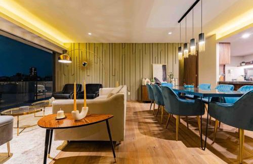 Polanco Casa | Stylish 3-Level Penthouse with Private Rooftop