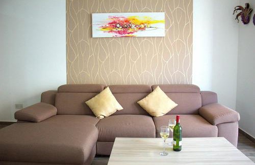 Gzira Apartamento | Stylish 3bedroom Apartment Gzira By Homely
