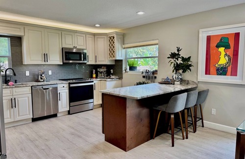 Winter Park Casa | Stylish 3BR/2BA Home in Lake View Retreat, near to Park,Trails,Pickleball,Golf.