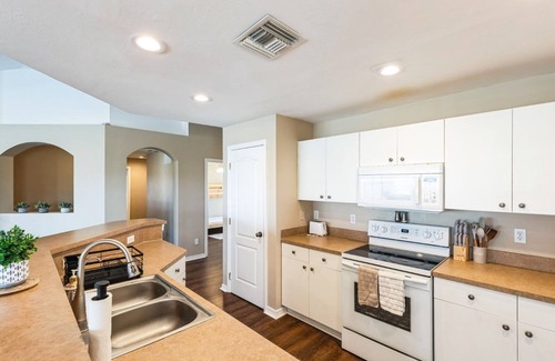 Burnt Store Casa | Stylish 3BR/2BA Retreat with Pool in Cape Coral