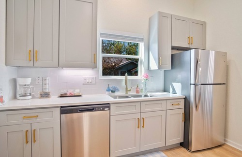 Denver Heights Casa | Stylish 3BR 2BA Urban Retreat Near Lively Downtown