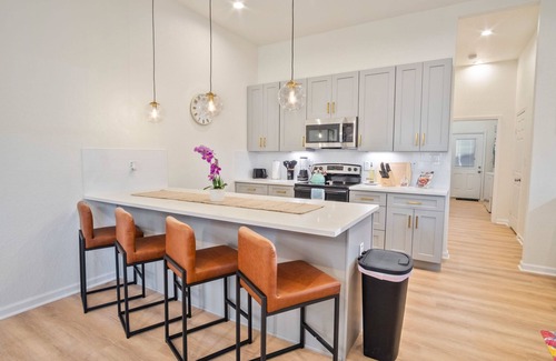 Denver Heights Casa | Stylish 3BR 2BA Urban Retreat Near Lively Downtown