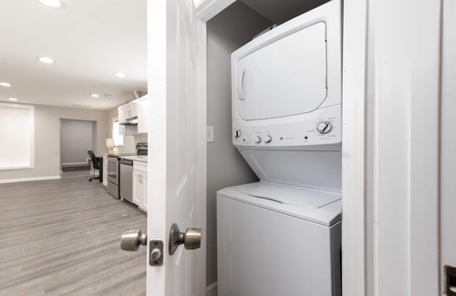 Potomac West Apartamento | Stylish 3BR 3BA Colonial House by Cozysuites