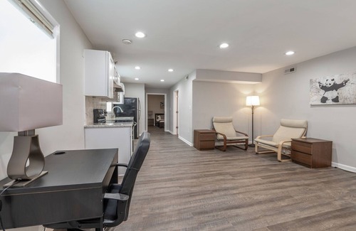 Potomac West Apartamento | Stylish 3BR 3BA Colonial House by Cozysuites