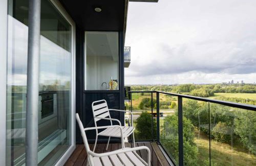 Amager Apartamento | Stylish 3BR Apartment w Two Balconies
