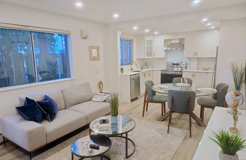 Upper Lonsdale Casa | Stylish 3BR Home w/ Great Access