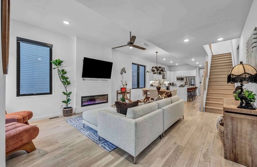 Tremont Casa | Stylish 3BR Home in the Heart of Tremont+Mini Gym