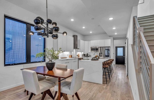 Tremont Casa | Stylish 3BR Home in the Heart of Tremont+Mini Gym