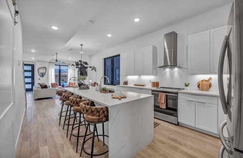 Tremont Casa | Stylish 3BR Home in the Heart of Tremont+Mini Gym