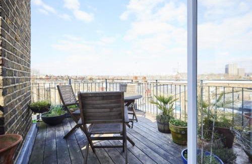 Harrow Road Apartamento | Stylish 3BR Home with Private Patio in Maida Vale