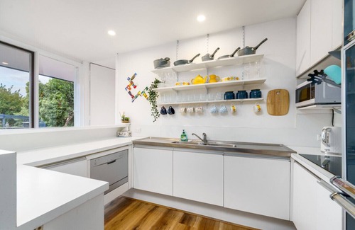 Hawker Apartamento | NEW TO VRBO: Stylish 3BR in Hawker - Colorful and Renovated