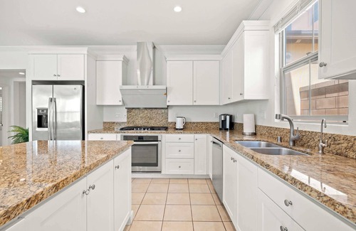 Tustin Casa | Stylish 3BR Irvine Oasis Family Friendly w Garage