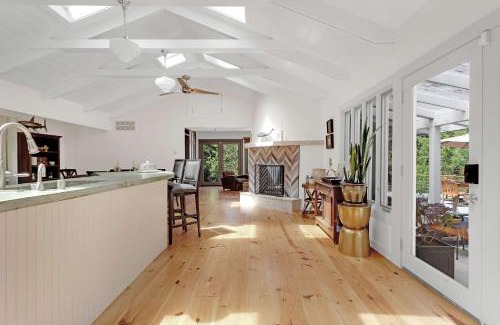 Occidental Casa | Stylish 3BR Retreat Close to Coast & Wineries