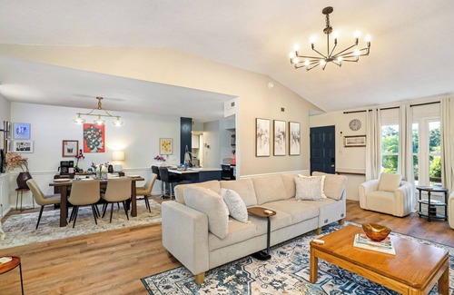 Macon Casa | Stylish 3BR w/EV charger,Firepit, workspace,fast wifi,vinyl, near downtown Macon