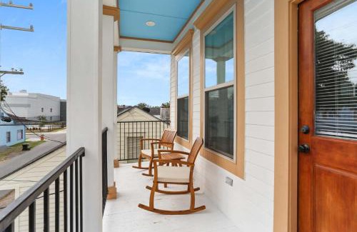 Seventh Ward Casa | Stylish 3BR w Parking Balcony Walk Everywhere