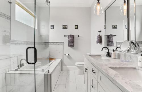 Seventh Ward Casa | Stylish 3BR w Parking Balcony Walk Everywhere